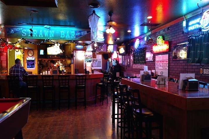 Strawn Bar | restaurant | 101 W Walter St, Strawn, IL 61775, USA | 8156883012 OR +1 815-688-3012