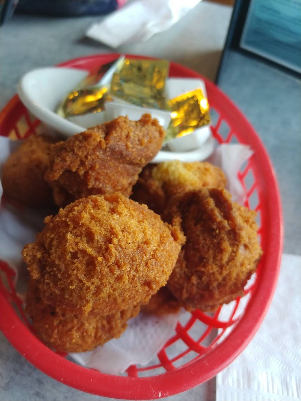 Breezeway Restaurant | restaurant | 634 Channel Blvd, Topsail Beach, NC 28445, USA | 9103284302 OR +1 910-328-4302