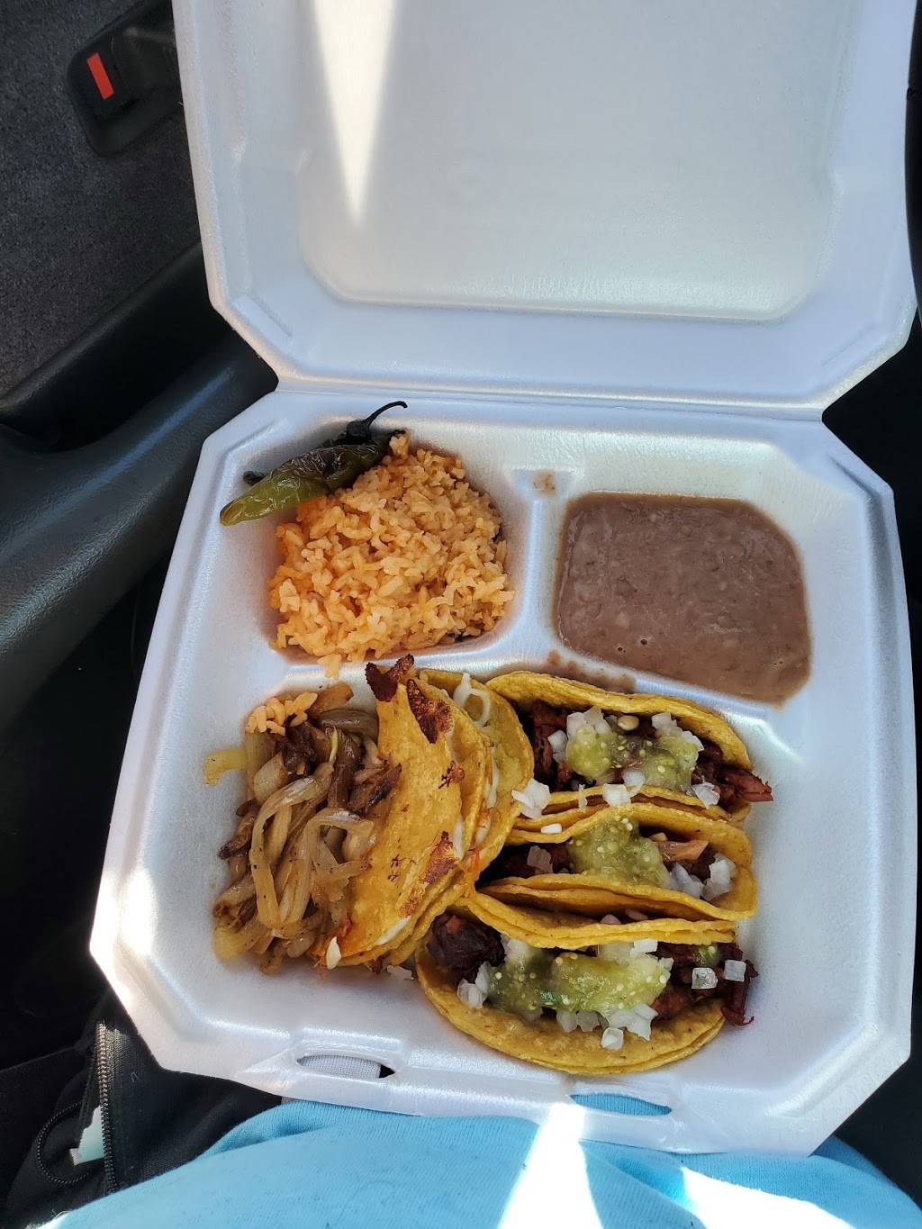 Lucky’s Taco’s | restaurant | 9600 Lake June Rd, Dallas, TX 75217, USA | 4693722343 OR +1 469-372-2343