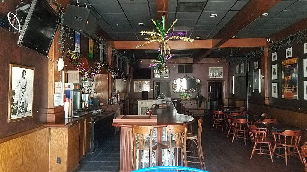 T.P. Crockmiers | restaurant | 250 Dauphin St, Mobile, AL 36602, USA | 2514761890 OR +1 251-476-1890