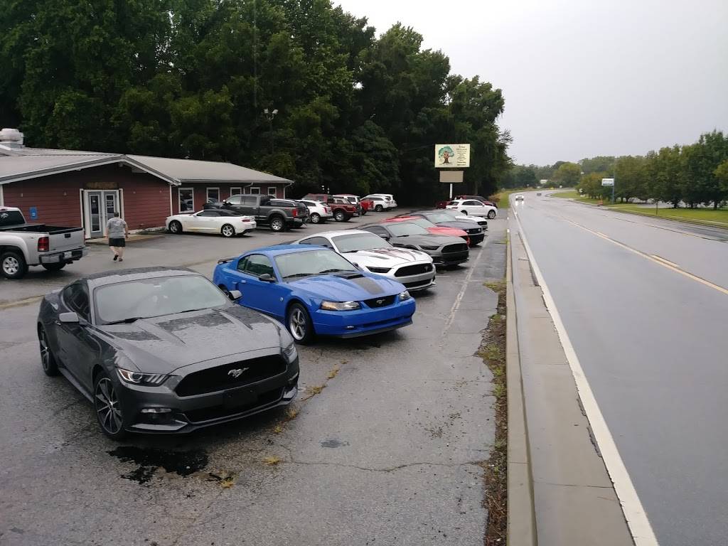 Tree House | restaurant | 723 North St W, Vidalia, GA 30474, USA | 9125371271 OR +1 912-537-1271