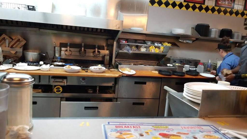 Waffle House | meal takeaway | 1868 Russellville Rd, Bowling Green, KY 42102, USA | 2703938525 OR +1 270-393-8525