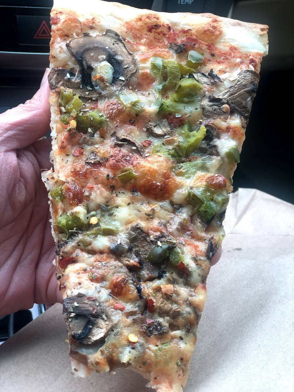 Mackay Pizza | restaurant | 930 N Park Dr, Brampton, ON L6S 3Y5, Canada | 9057934131 OR +1 905-793-4131