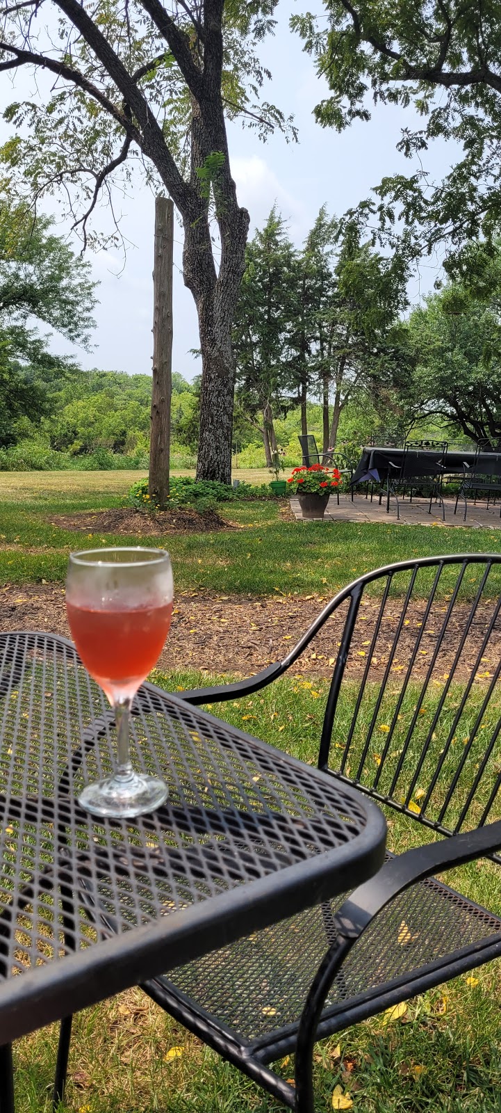 Nighthawk Vineyard & Winery | restaurant | 16381 W 343rd St, Paola, KS 66071, USA | 9136362405 OR +1 913-636-2405