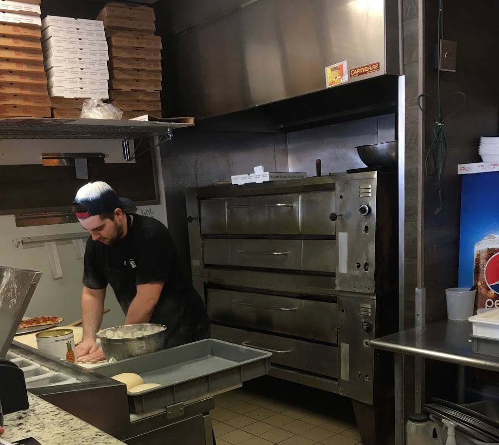 La Piazza Express | restaurant | 12330 NC-210 Ste 109, Benson, NC 27504, USA | 9199342322 OR +1 919-934-2322