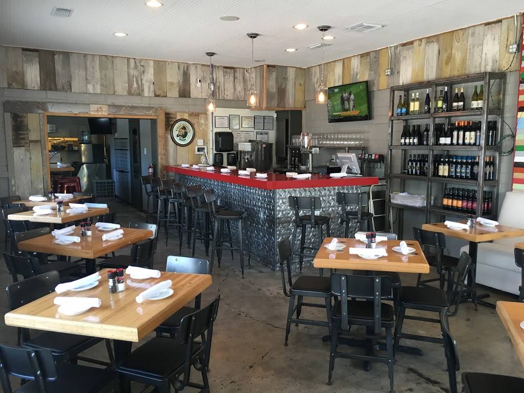 Roccos | restaurant | 811 Collingsworth St, Houston, TX 77009, USA | 7133802700 OR +1 713-380-2700