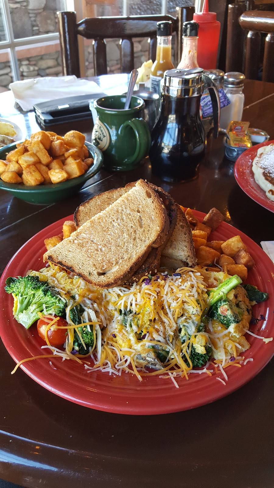 Country Road Cafe | restaurant | 26490 CO-74, Evergreen, CO 80439, USA | 3036741178 OR +1 303-674-1178