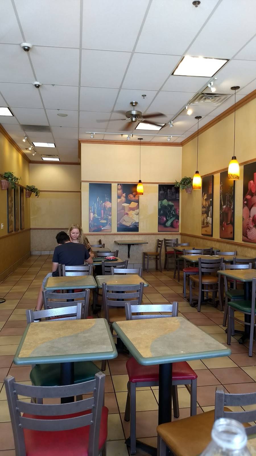 Subway | restaurant | 186 N 12th Ave, Hanford, CA 93230, USA | 5595850416 OR +1 559-585-0416