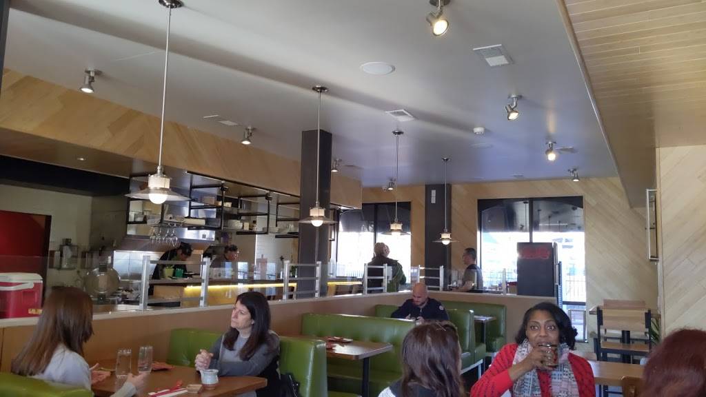 Nom Nom Japanese Kitchen | restaurant | 35 W Lancaster Ave, Paoli, PA 19301, USA | 6102322608 OR +1 610-232-2608