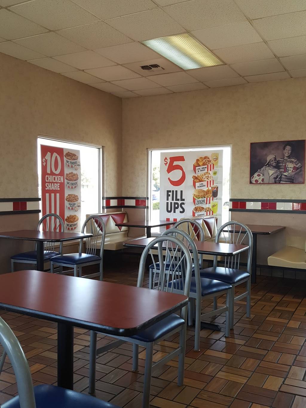 KFC | restaurant | 1144 Country Club Dr, Madera, CA 93638, USA | 5596734341 OR +1 559-673-4341