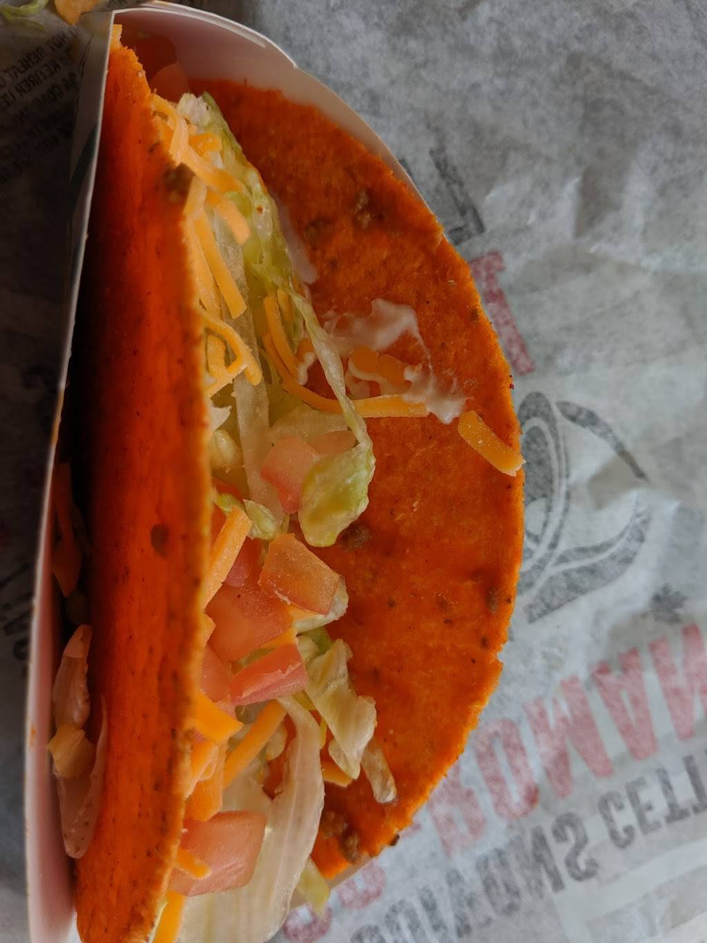 Taco Bell | meal takeaway | 300 Tecumseh Rd E, Windsor, ON N8N 3S7, Canada | 5199717268 OR +1 519-971-7268