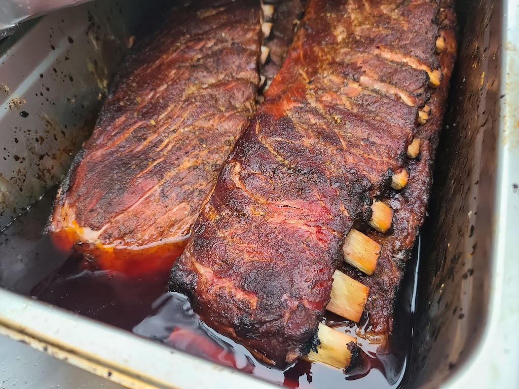 Rogue-Ish Smokers | restaurant | 3283 Hillcrest Rd, Medford, OR 97504, USA | 5412247272 OR +1 541-224-7272