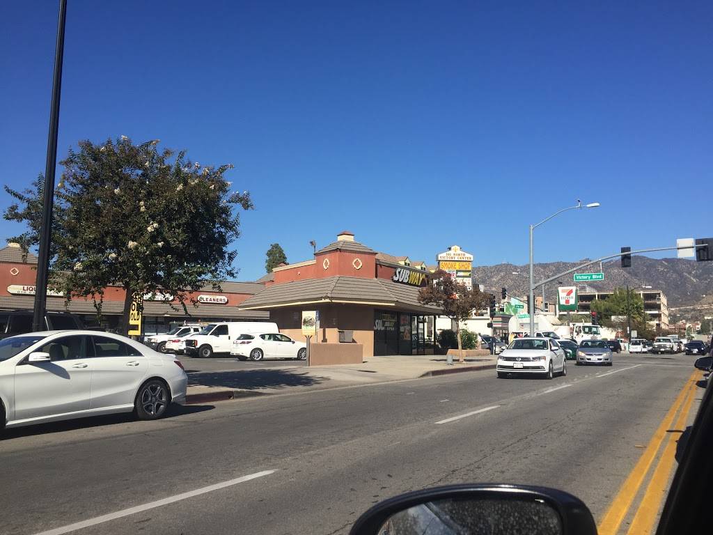Subway Restaurants | restaurant | 101 N Victory Blvd, Burbank, CA 91502, USA | 8188427750 OR +1 818-842-7750
