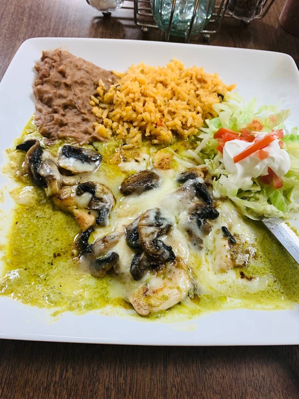 R & R Cafe | restaurant | 4241 Clark Ave, San Antonio, TX 78223, USA | 2106177004 OR +1 210-617-7004