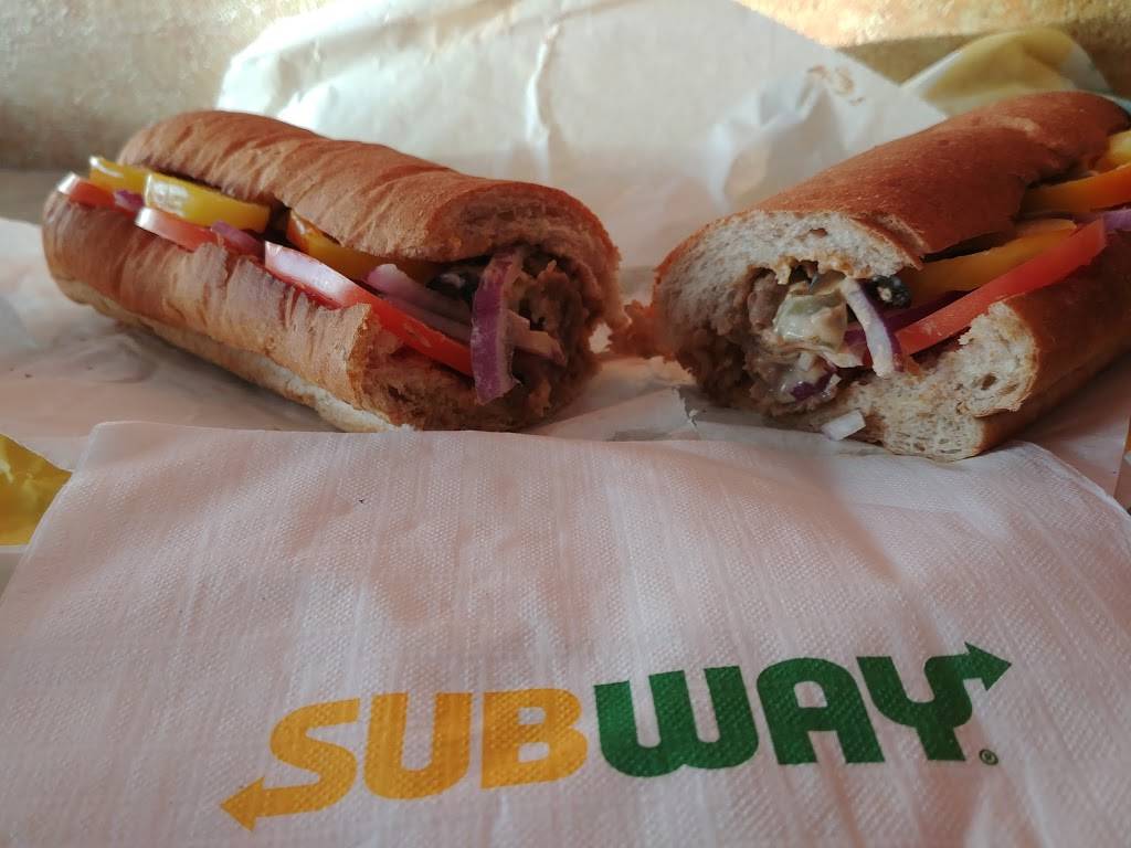 Subway | restaurant | 8865 Yonge St Unit B-5, Richmond Hill, ON L4C 6Z1, Canada | 9058892384 OR +1 905-889-2384