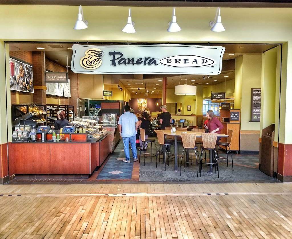 Panera Bread | cafe | 1304 Fox Valley Center Dr, Aurora, IL 60504, USA | 6305855224 OR +1 630-585-5224