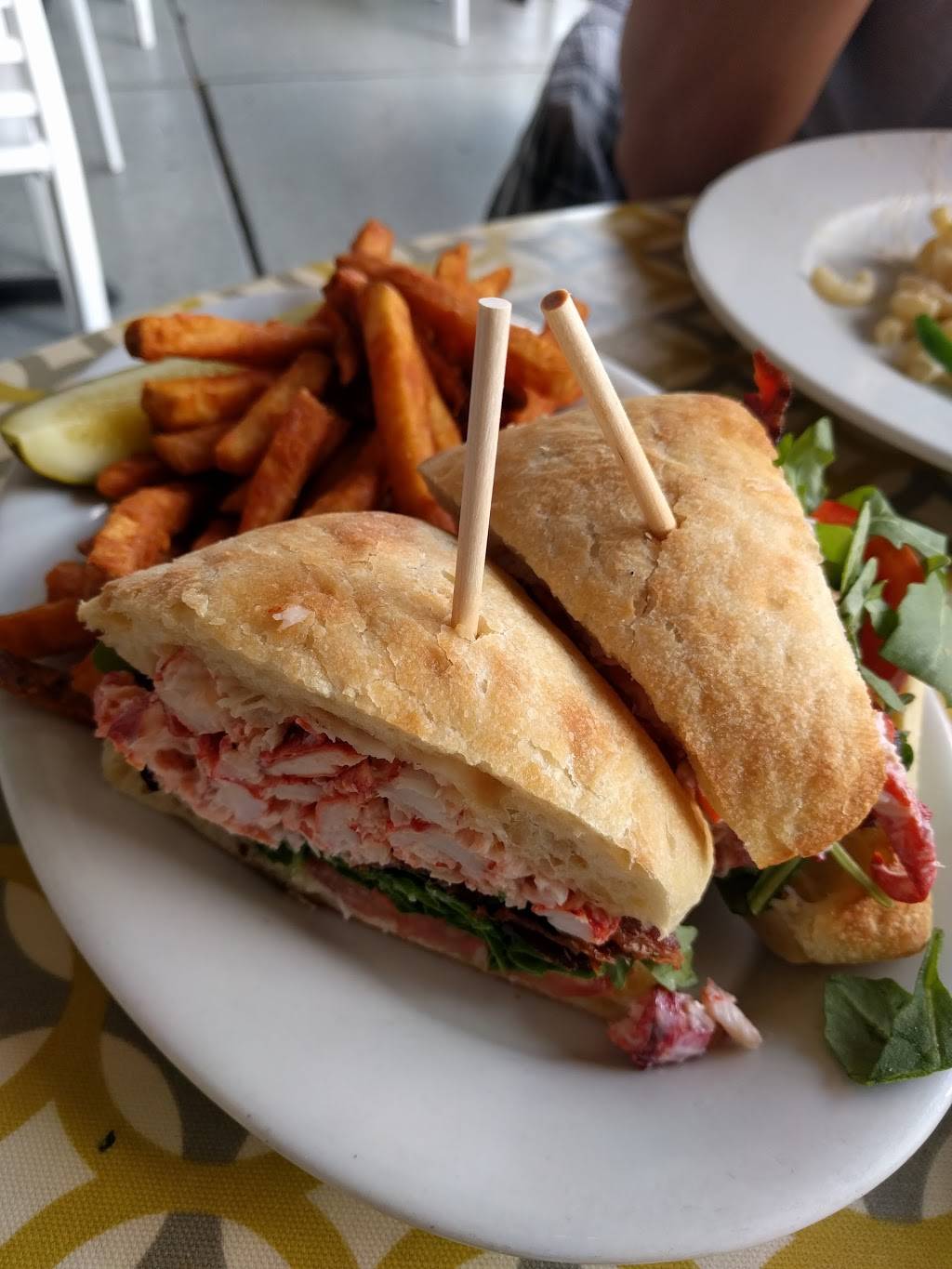 Diamond Jim Bradys Bistro Bar | restaurant | 43271 Crescent Blvd, Novi, MI 48375, USA | 2483808460 OR +1 248-380-8460