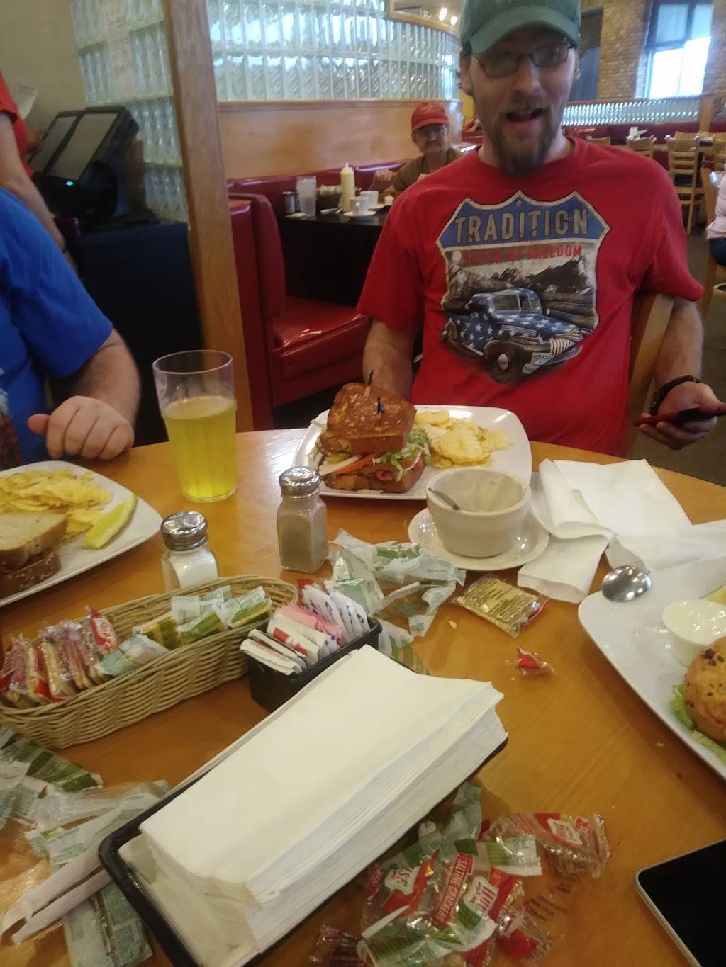 The Mall Deli | restaurant | 202 Centennial Dr., Pittsburg, KS 66762, USA | 6202317590 OR +1 620-231-7590