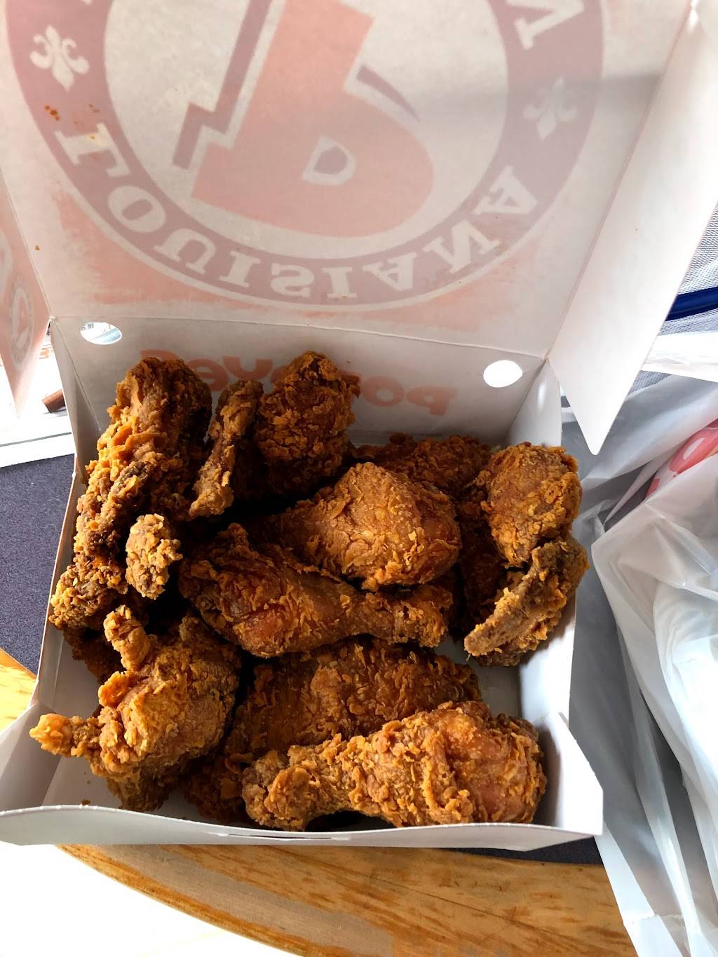 Popeyes Central Parkway | restaurant | 325 Central Pkwy W, Mississauga, ON L5B 3X9, Canada | 9052813500 OR +1 905-281-3500