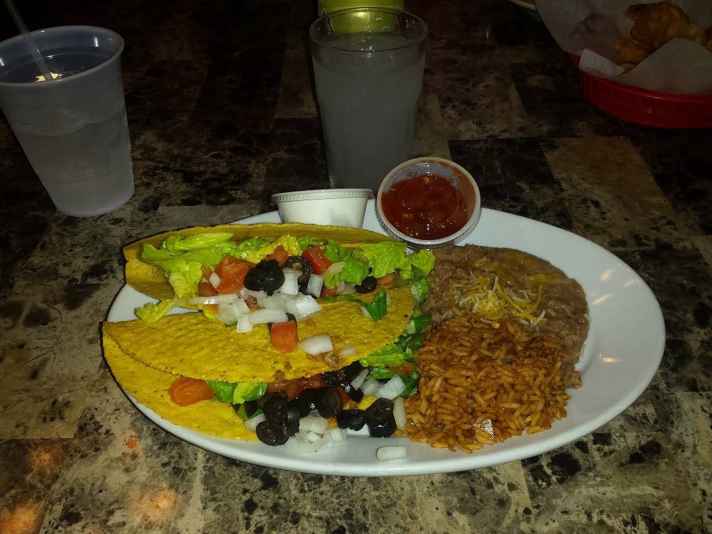 Woods Bar & Grill | restaurant | 320 S Oak St, Lone Rock, WI 53556, USA | 6085832625 OR +1 608-583-2625