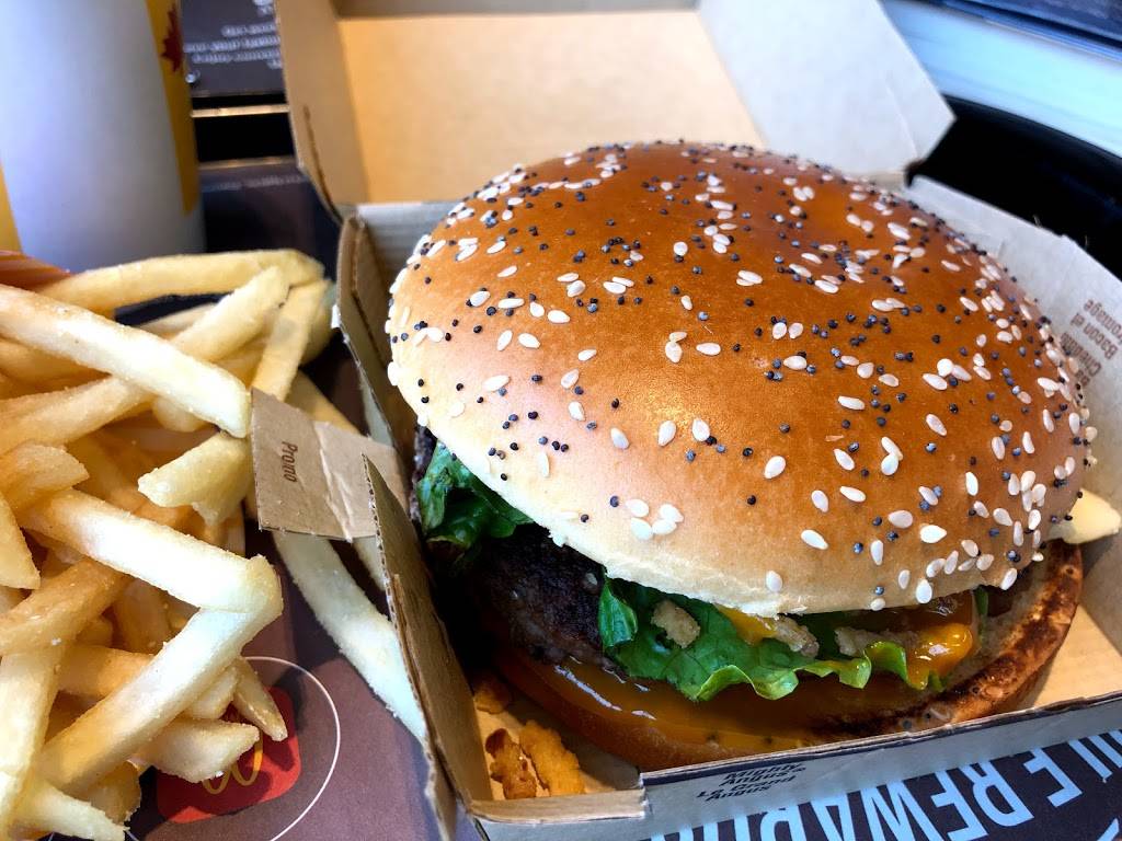 McDonalds | cafe | 13233 Yonge St, Richmond Hill, ON L4E 3L2, Canada | 9057736777 OR +1 905-773-6777