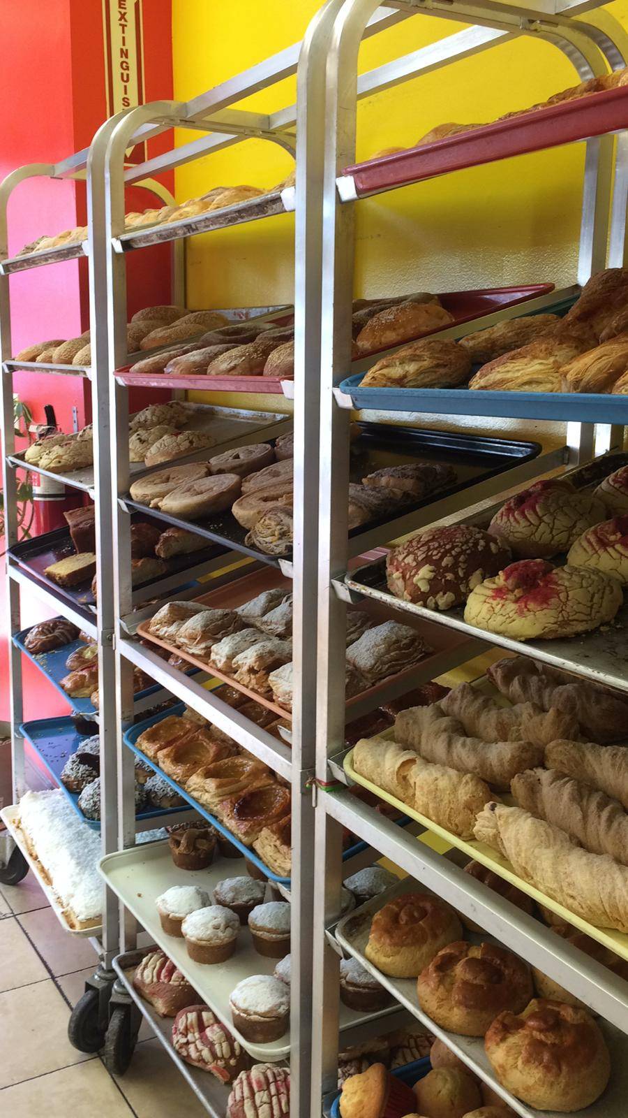 La Tapatia | restaurant | 309 Grand Ave, New Haven, CT 06513, USA | 2037529501 OR +1 203-752-9501