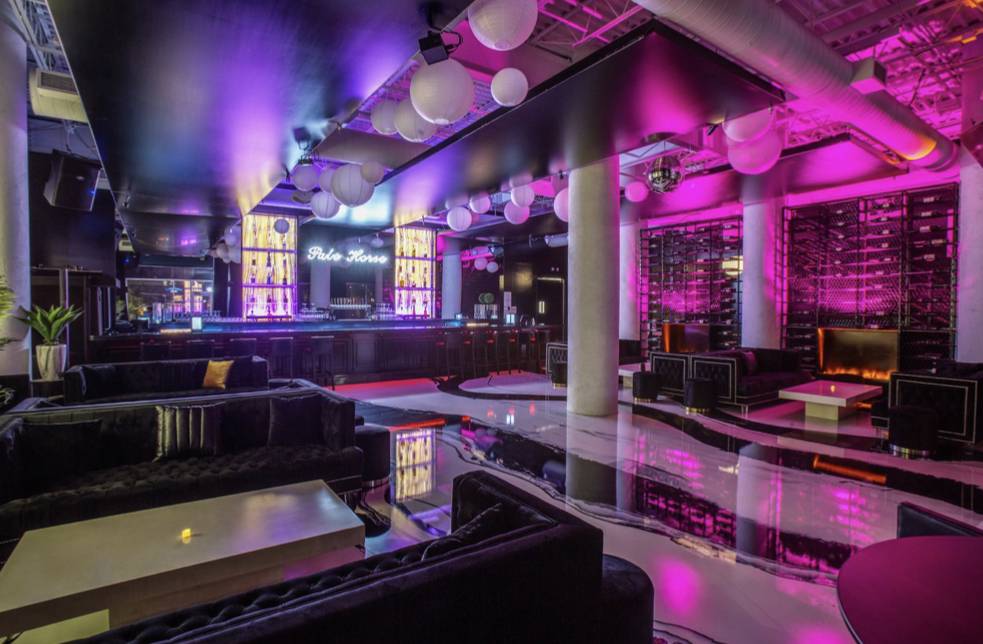 Pale Horse Eatery & Sky Bar | restaurant | 2031 Central Plaza #101, New Braunfels, TX 78130, USA | 8303127332 OR +1 830-312-7332