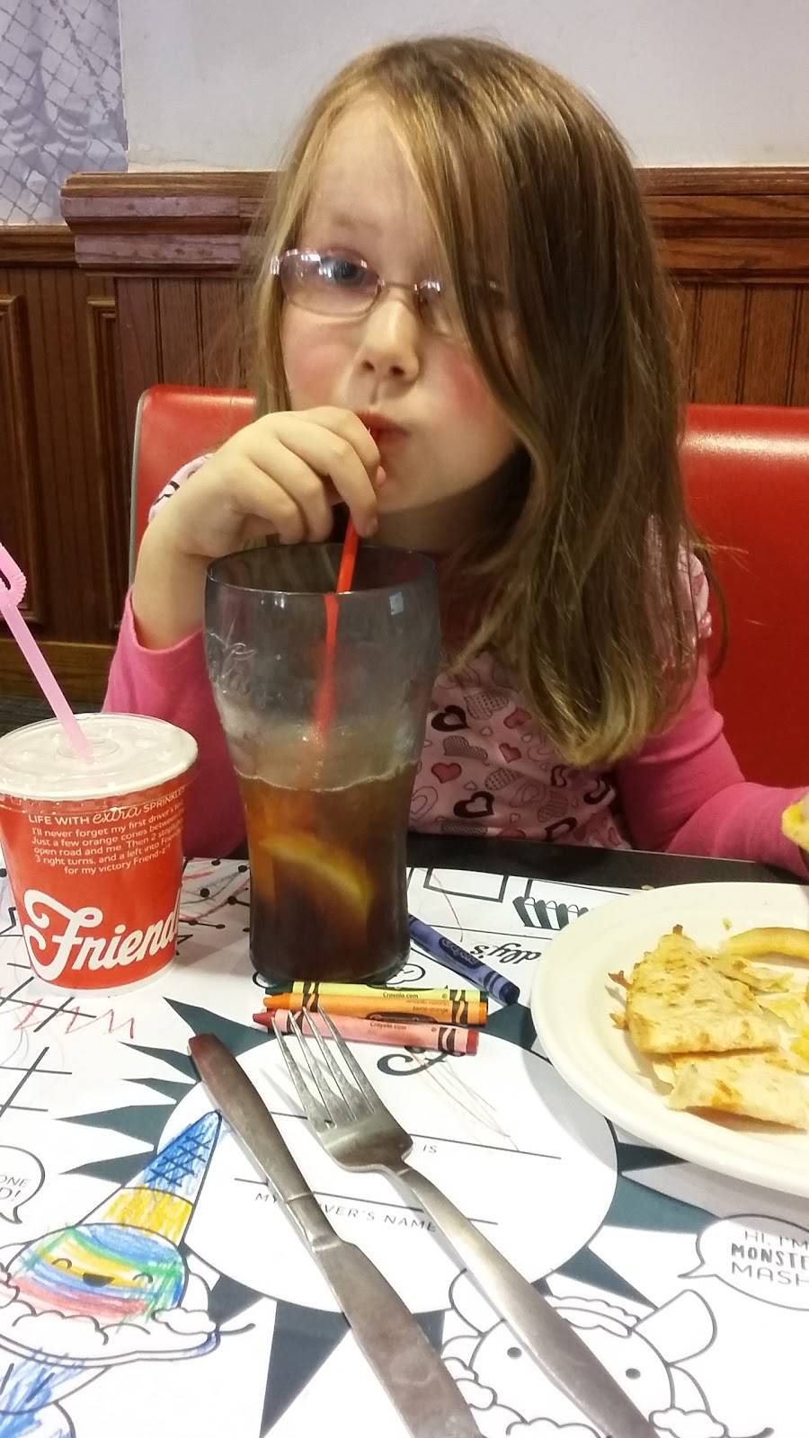 Friendlys | restaurant | 146 Church St, Pembroke, MA 02359, USA | 7818267840 OR +1 781-826-7840