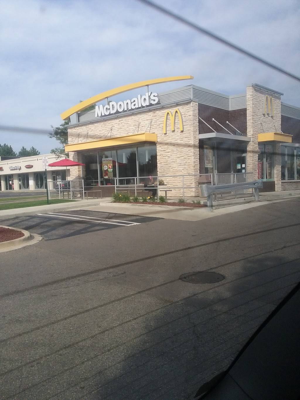 McDonalds | cafe | 3420 E Walton Blvd, Auburn Hills, MI 48326, USA | 2484751806 OR +1 248-475-1806