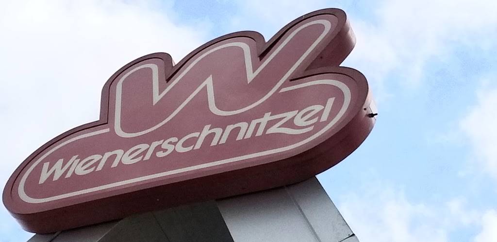 Wienerschnitzel | restaurant | 101 N Brentwood Dr, Lufkin, TX 75904, USA | 9368997234 OR +1 936-899-7234
