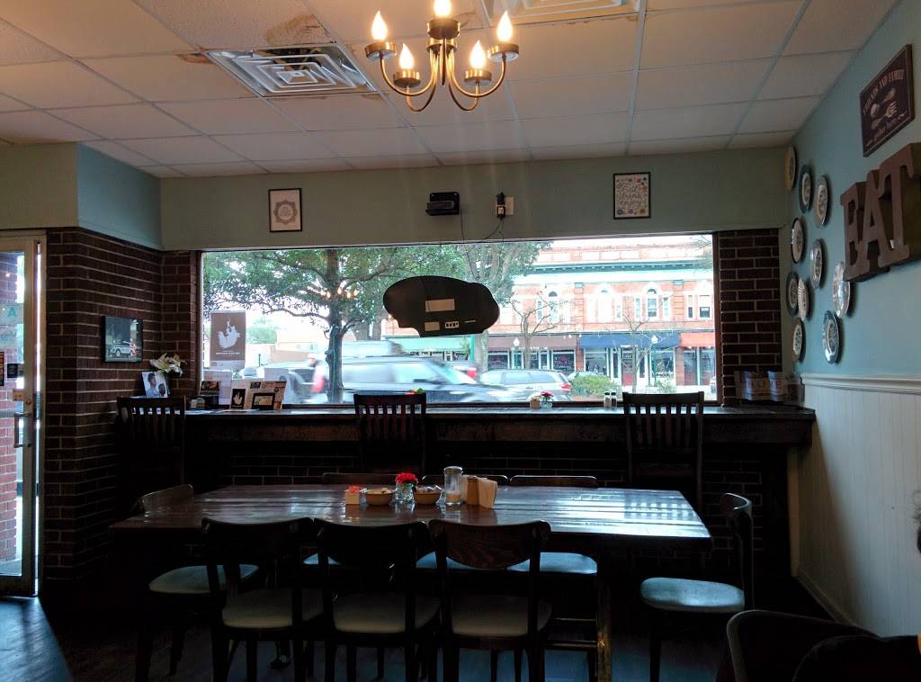 Evas On Main | restaurant | 129 S Main St, Summerville, SC 29483, USA | 8438735081 OR +1 843-873-5081