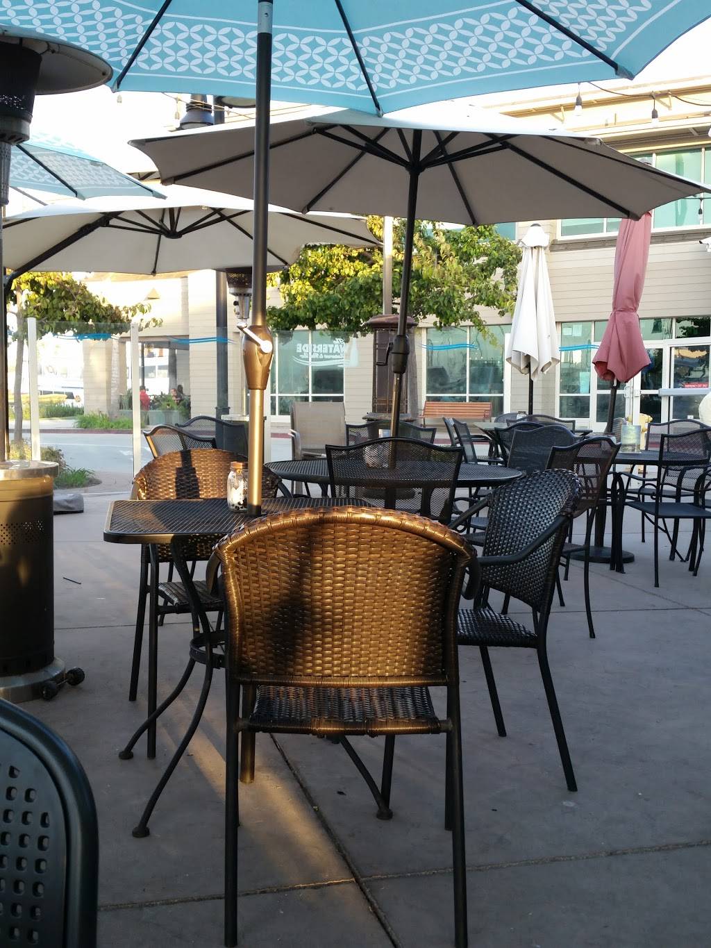 The Waterside Restaurant and Wine Bar | restaurant | 3500 Harbor Blvd, Oxnard, CA 93035, USA | 8059854677 OR +1 805-985-4677