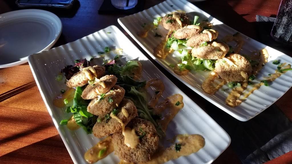 Barretts Waterfront | restaurant | 1082 Davol St, Fall River, MA 02720, USA | 7743656435 OR +1 774-365-6435