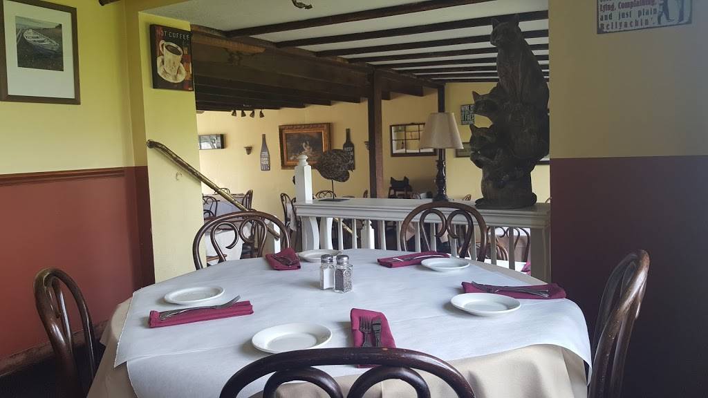 Raccoon Saloon | restaurant | 1330 Rte 9W, Marlboro, NY 12542, USA | 8452367872 OR +1 845-236-7872