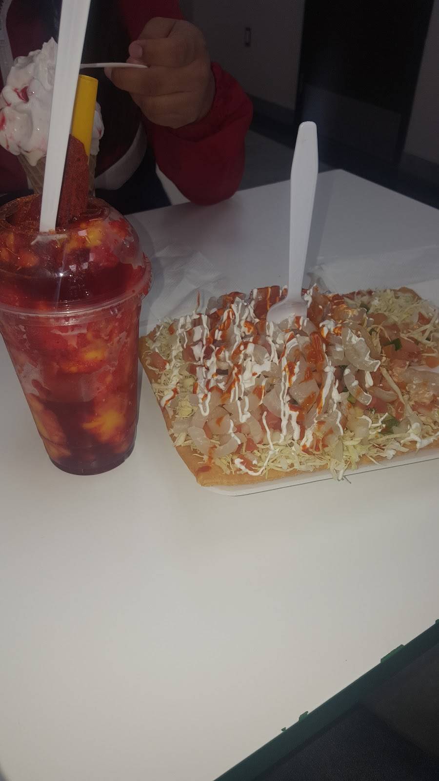 Classic Burgers | restaurant | 15712 Tustin Village Way, Tustin, CA 92780, USA | 7146673884 OR +1 714-667-3884