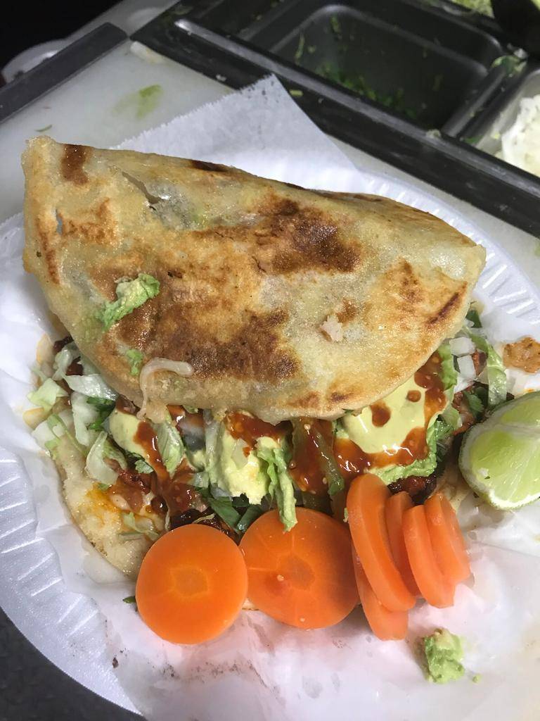 Tacos La sabroza #2 | restaurant | 2410 E 7th St, Austin, TX 78702, USA | 5128034565 OR +1 512-803-4565