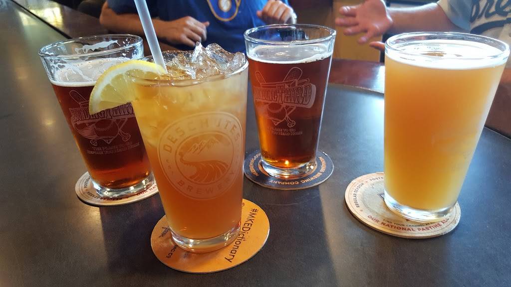 Rounding Third | restaurant | 6317 W Bluemound Rd, Milwaukee, WI 53213, USA | 4144751982 OR +1 414-475-1982