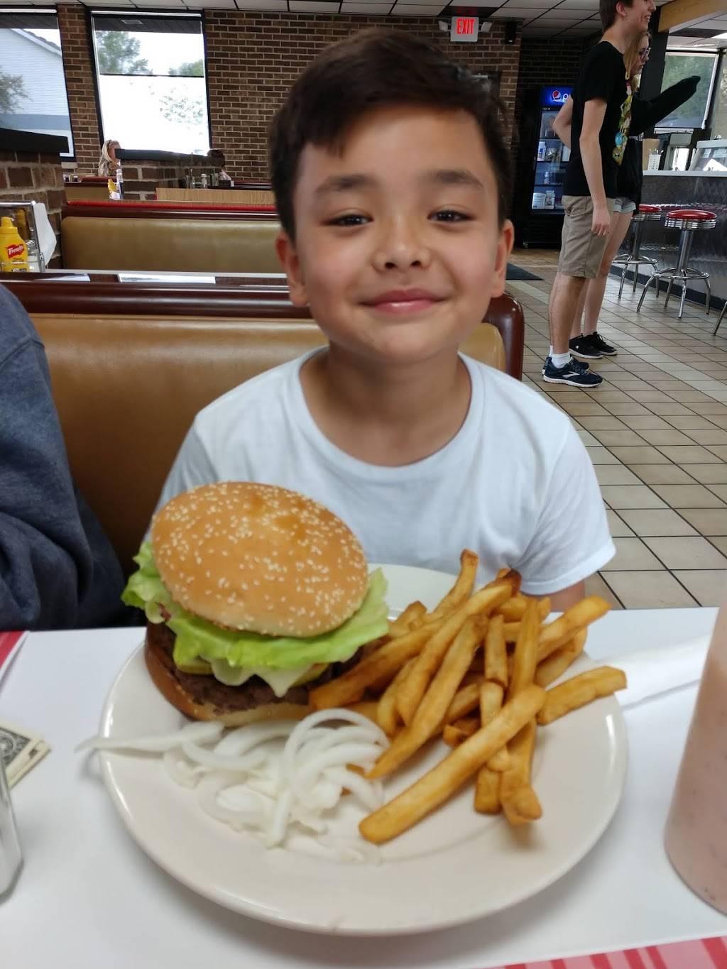 DNicios Parlor | restaurant | 1275 E Columbia Ave, Battle Creek, MI 49014, USA | 2699629001 OR +1 269-962-9001