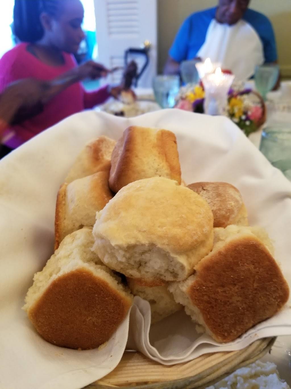 The Iron Skillet Restaurant | restaurant | 2489 W 30th St, Indianapolis, IN 46222, USA | 3179236353 OR +1 317-923-6353