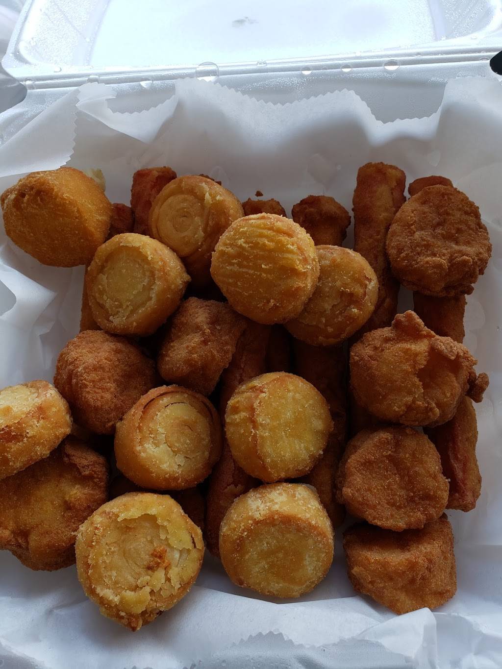 Fresh Gulf Seafood | restaurant | 2528 S 24th St, Philadelphia, PA 19145, USA | 2672731288 OR +1 267-273-1288