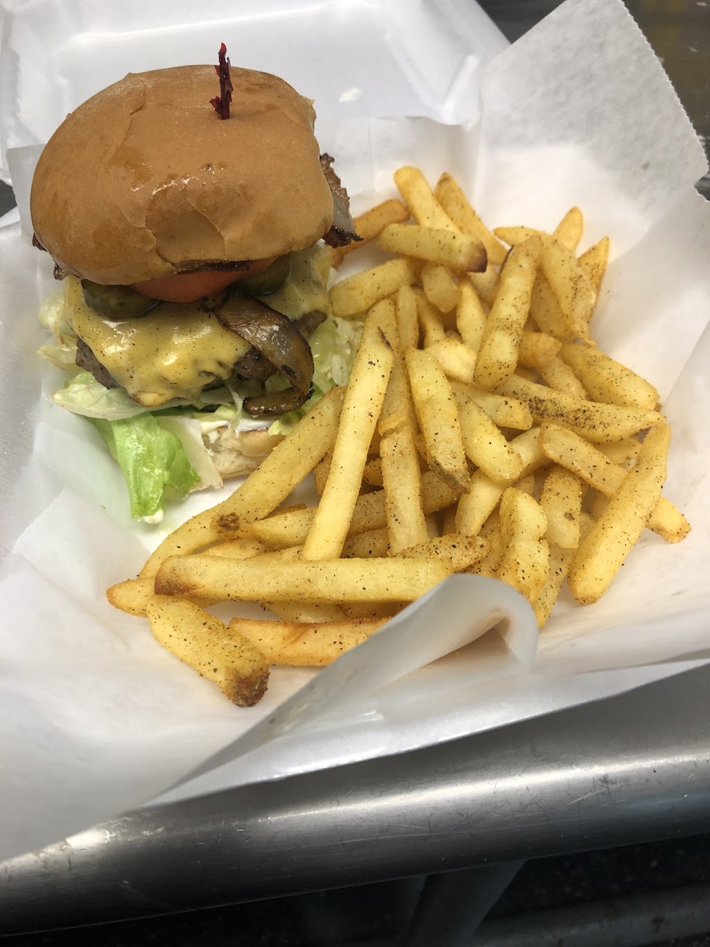 Kingz and Queenz Soul Kitchen | restaurant | 4310 Moss St, Lafayette, LA 70507, USA | 3374843009 OR +1 337-484-3009