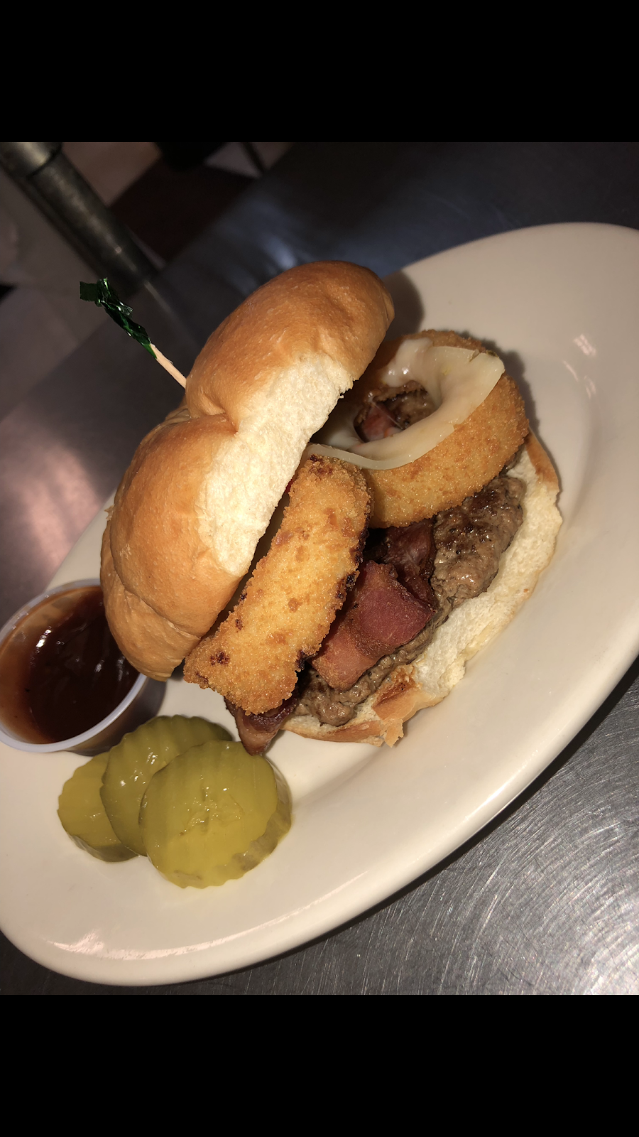 Hometown Grill | restaurant | W7711 WI-54 Trunk, Shiocton, WI 54170, USA | 9209869100 OR +1 920-986-9100