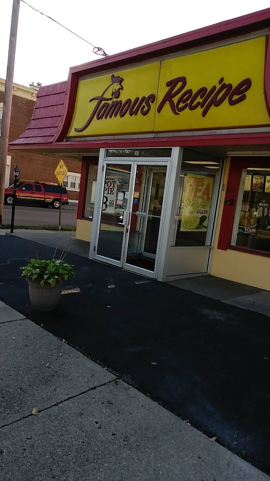 Lees Famous Recipe Chicken | restaurant | 201 N Main St, Miamisburg, OH 45342, USA | 9378669877 OR +1 937-866-9877