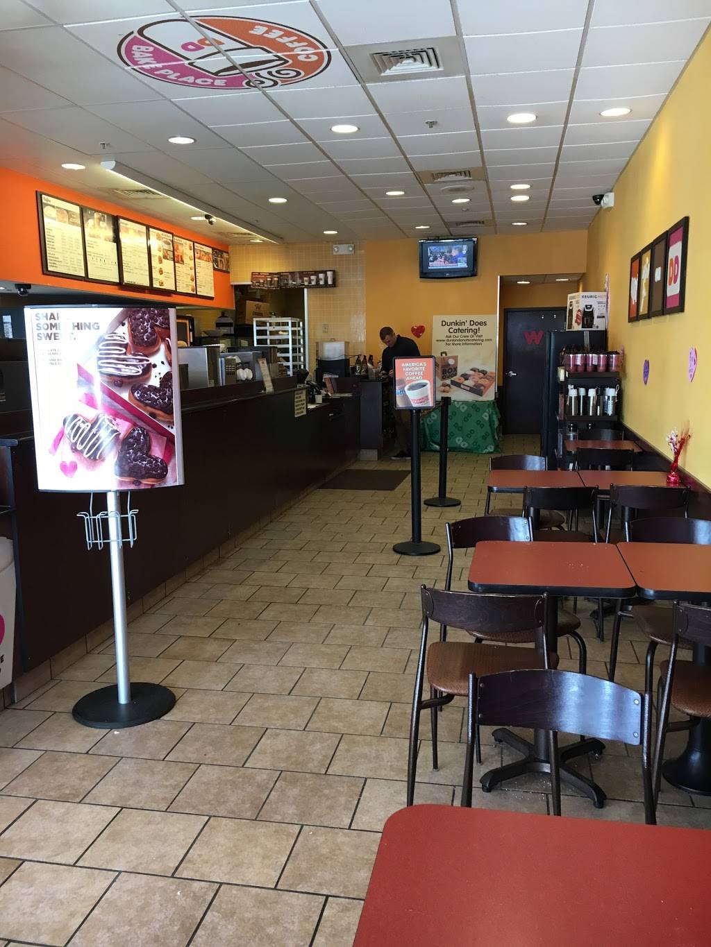 Dunkin | bakery | 540 Butler Crossing Suite 8, Butler, PA 16001, USA | 7242841177 OR +1 724-284-1177