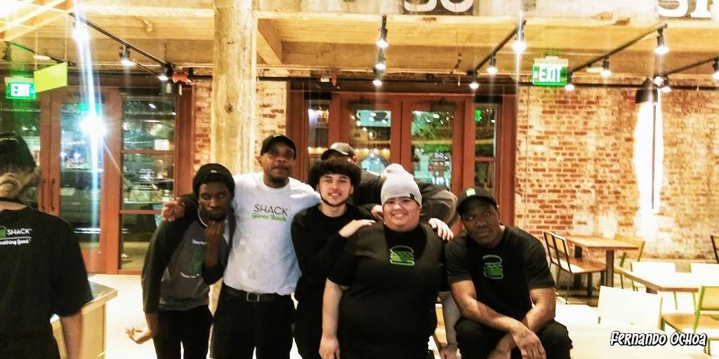 Shake Shack | restaurant | 122 E Exchange Ave Suite 160, Fort Worth, TX 76164, USA | 8178855420 OR +1 817-885-5420