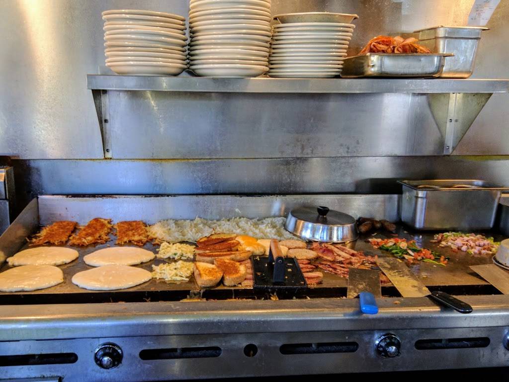 Broadway Diner | restaurant | 304 Broadway St, Baraboo, WI 53913, USA | 6083563287 OR +1 608-356-3287