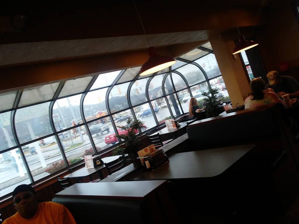 Marcos Pizza | meal delivery | 100 Patrick St Plaza, Charleston, WV 25312, USA | 3047699999 OR +1 304-769-9999