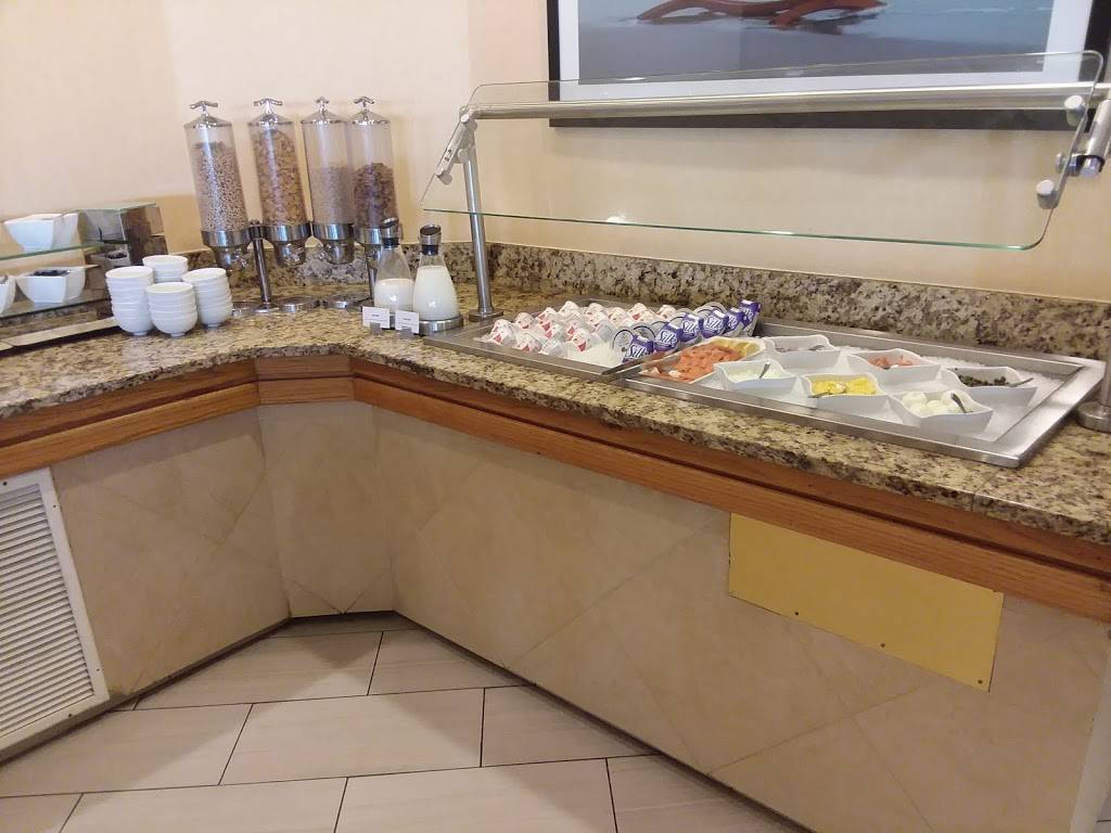 The Cafe at Marriott | restaurant | 1 Hotel Circle, Hilton Head Island, SC 29928, USA | 8436868400 OR +1 843-686-8400