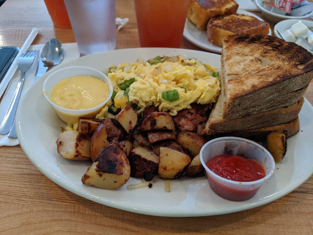 Maddies Bagel & Eatery LLC | meal takeaway | 240 N Broadway, Salem, NH 03079, USA | 6038940094 OR +1 603-894-0094