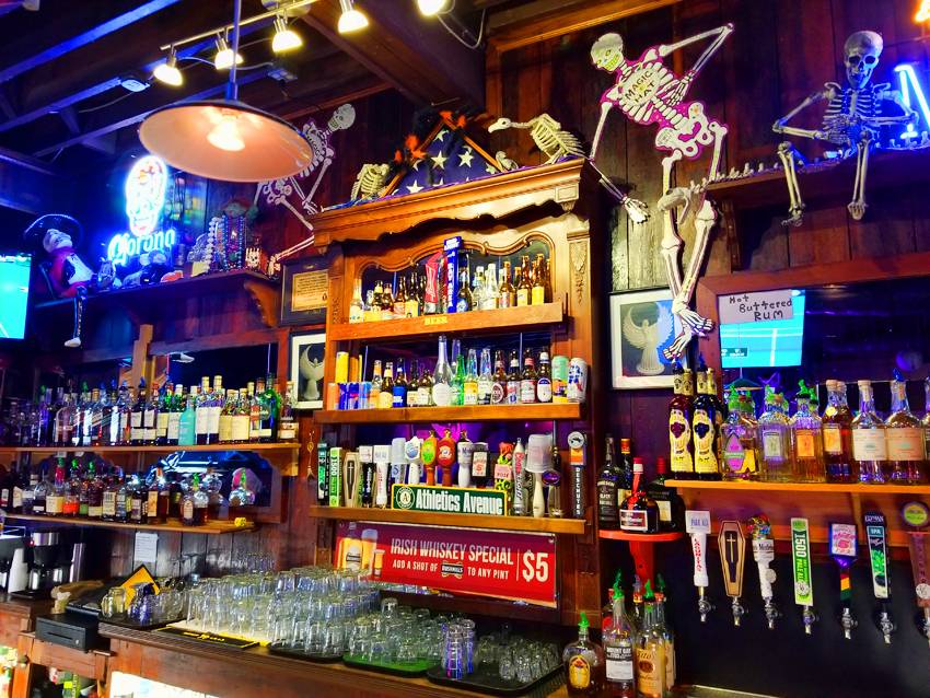 Vinnies Bar & Grill | night club | 2045 Mt Diablo St, Concord, CA 94520, USA | 9256859515 OR +1 925-685-9515